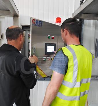 制冰機的設計通?？紤]到用戶的多樣化需求