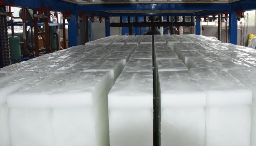 制冰機半天才制一塊冰是怎么回事？