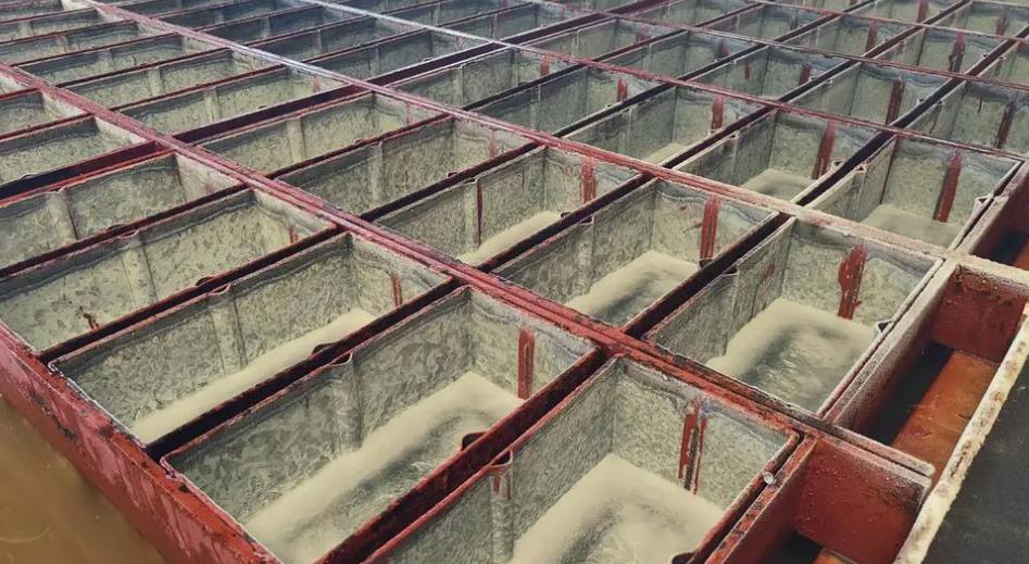 然而，制冰并非無本萬利的生意