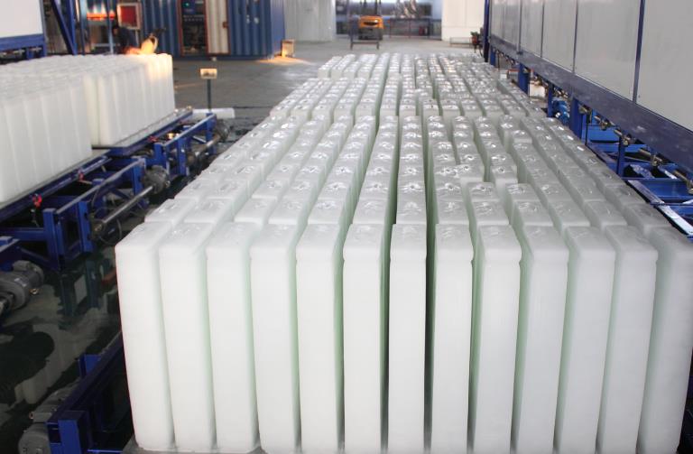 水產(chǎn)市場(chǎng)的冰塊是怎樣生產(chǎn)的