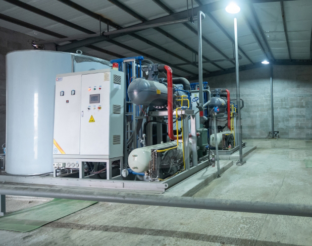 日產(chǎn)50噸的大型蒸發(fā)冷式塊冰機，價格會是幾十萬到上百萬元以上