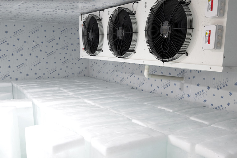 投資一臺(tái)日產(chǎn)能達(dá)100噸的制冰機(jī)是一項(xiàng)重大決策 投資一臺(tái)日產(chǎn)能達(dá)100噸的制冰機(jī)是一項(xiàng)重大決策