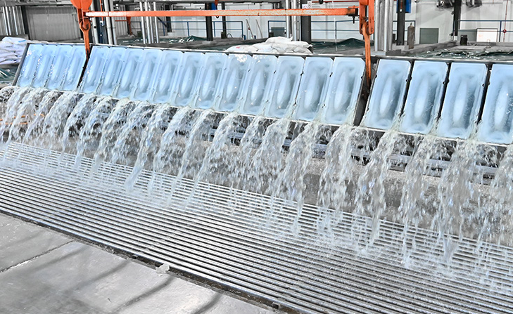 一個高產的制冰廠在高峰期的電費開支可能高達數十萬元