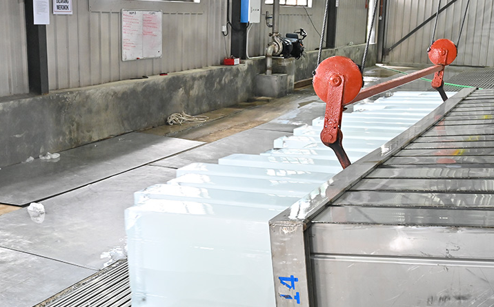 投資大冰塊制造設備