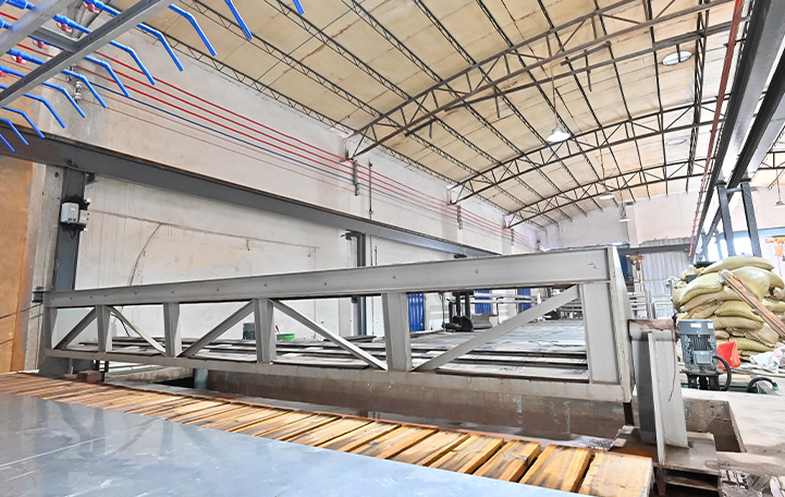 10噸片冰機的核心優(yōu)勢在于其高效的制冰能力